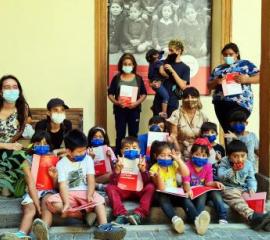 Niñas y niños en visita al Museo de la Educación