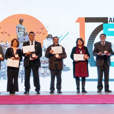 Entrega de premios a quienes han trabajado en la universidad
