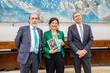  Rector Rodrigo Vidal, Government Spokesperson Minister Aisén Etcheverry, and VRIIC Alberto Monsalve in the Usacho Hall of Honor