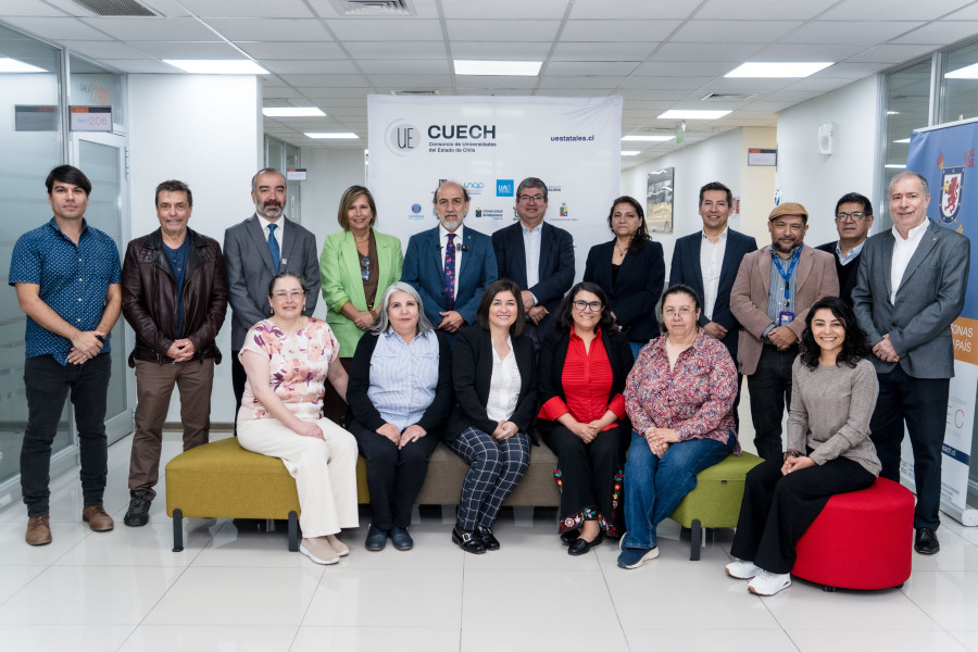 Académicos y autoridades de postgrado del CUECH en CEPEC Usach