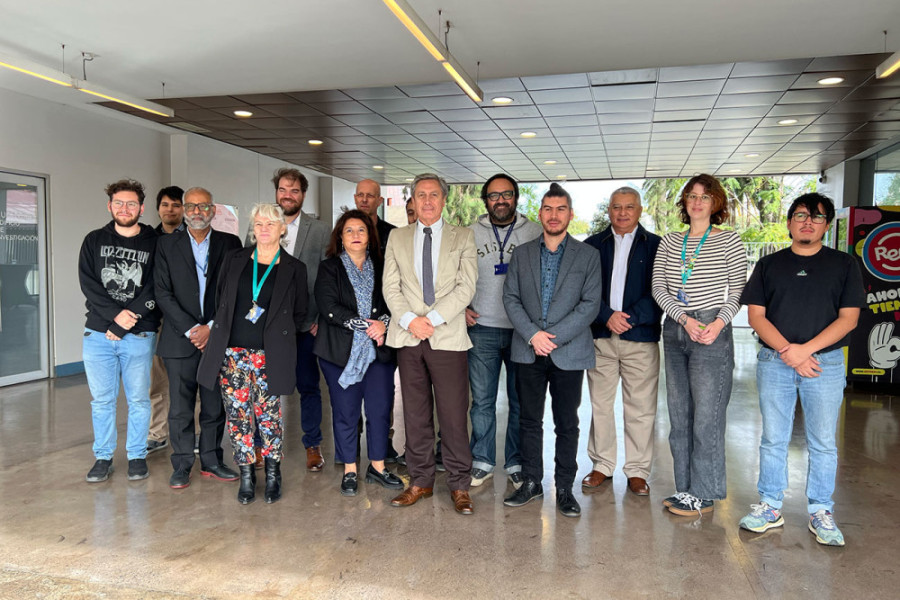 Dr. Alberto Monsalve, vicerrector de Investigación, Innovación y Creación e integrantes del área ejecutiva y de investigación de Cedenna, liderados por el Dr. Juliano Casagrande, director del Programa de este Centro. 