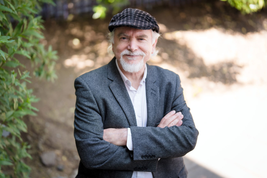 Dr. Cristián Parker.