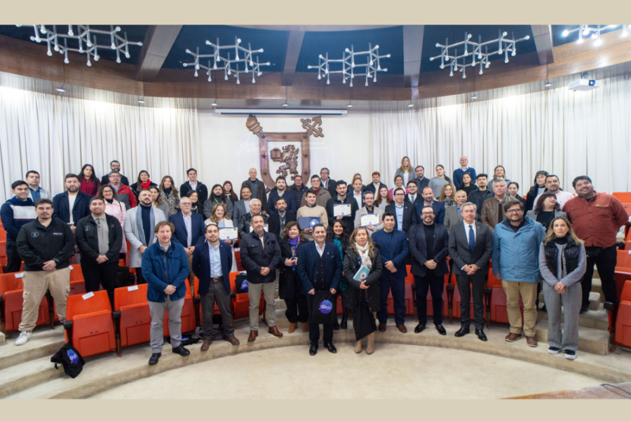 Foto grupal en Salón de Honor