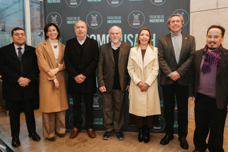 En la fotografía aparece el Decano de la Facultad de Ingeniería, la dra. Carolina Bonacic, el Vicerrector de Postgrado, la dra. Andra Mahn, el vicerrector  de Investigación, Innovación y Creación y el director del Instituto Idea-Usach