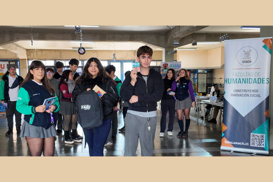 Estudiantes de colegio de Maipú participan de la actividad 