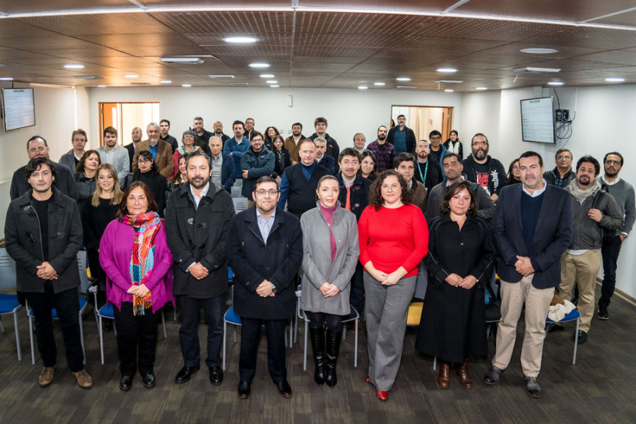 En a fotografía aparecen autoridades y profesionales que participaron de la actividad