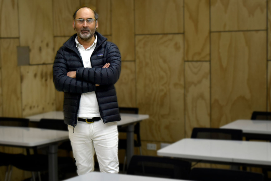 En la imagen aparece el Dr. Daniver Morales de la Facultad de Química y Biología